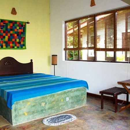 The Reef Beach Hotel Negombo Buitenkant foto