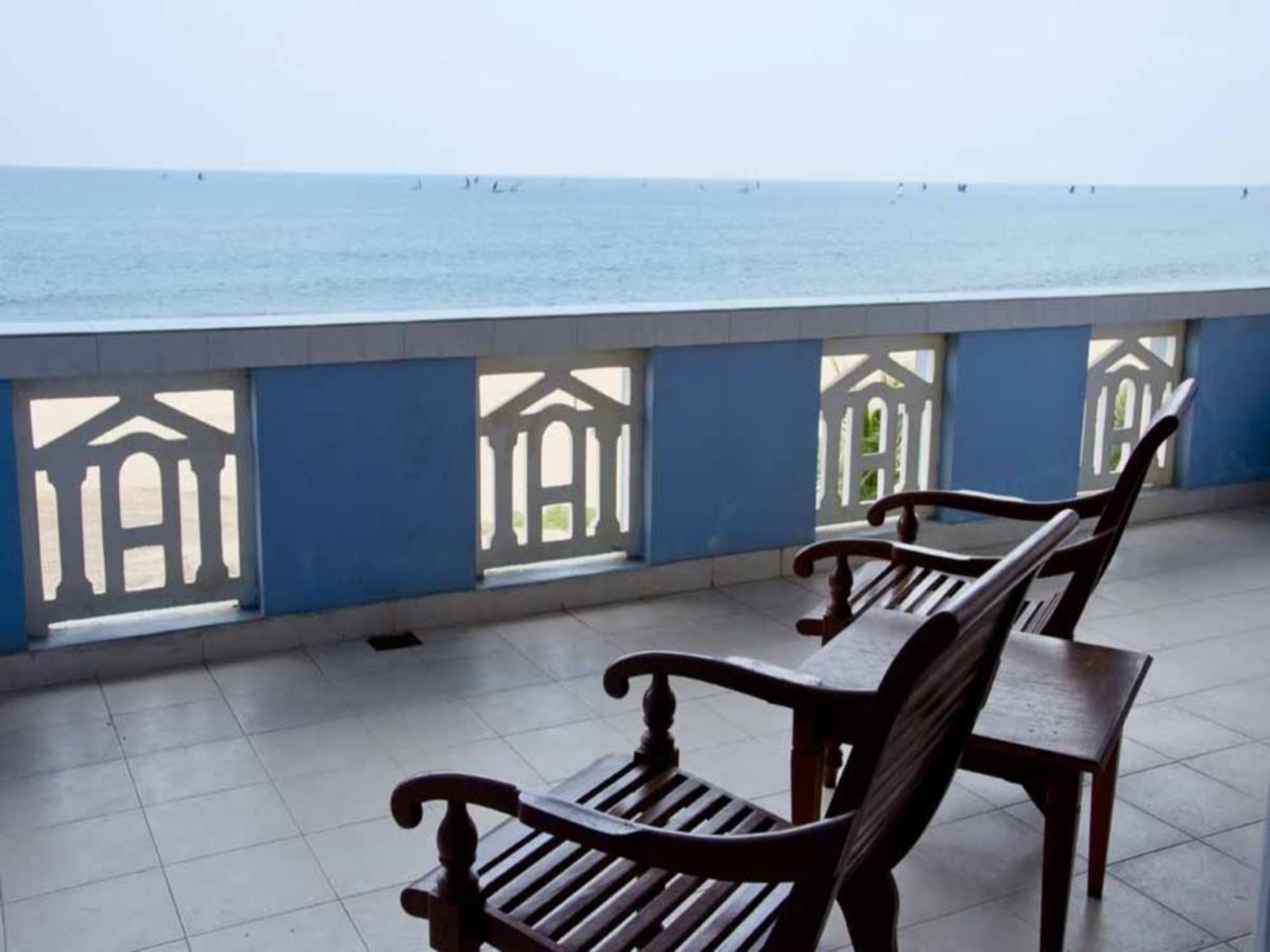 The Reef Beach Hotel Negombo Buitenkant foto